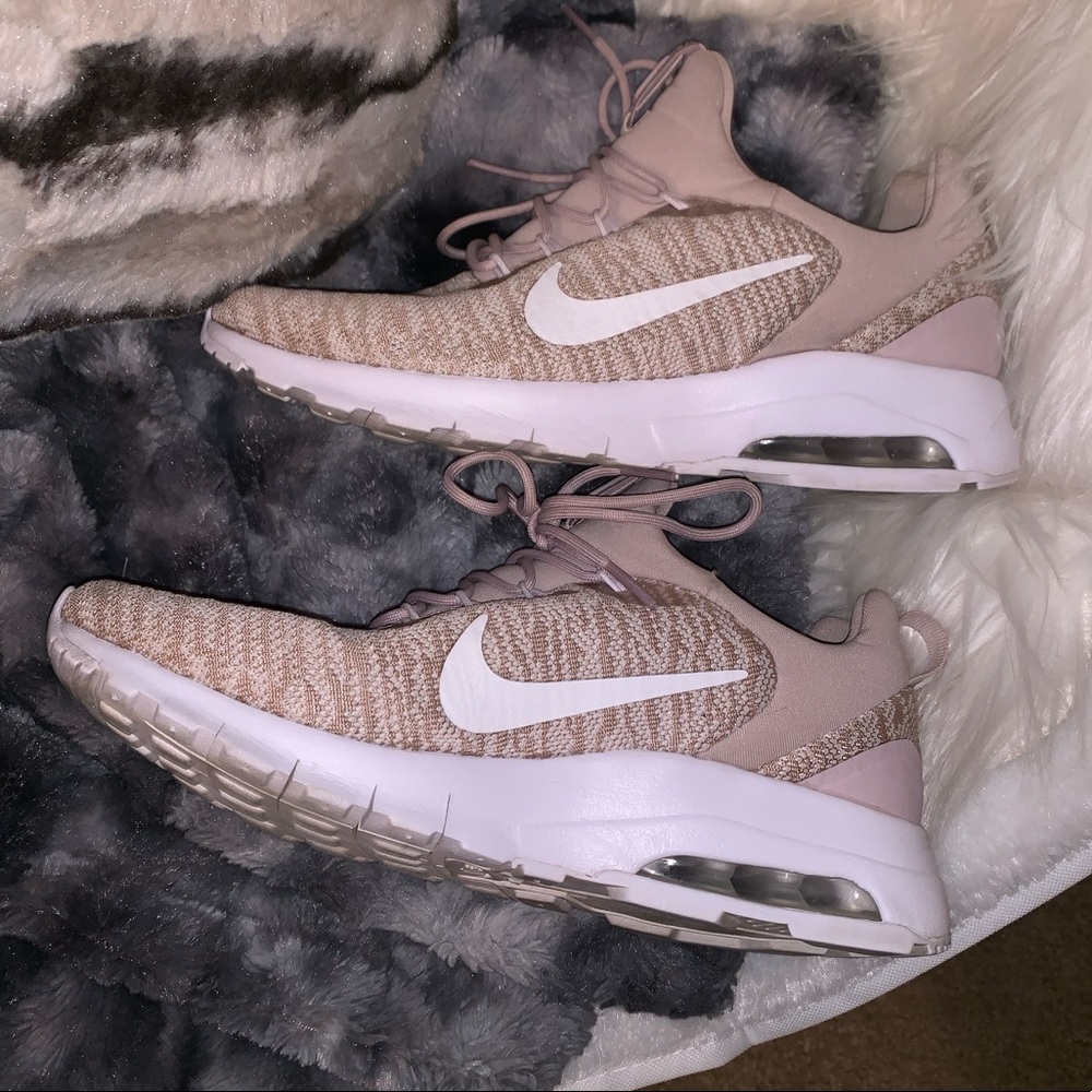 Light Lilac/dusty rose Air Max Nike’s